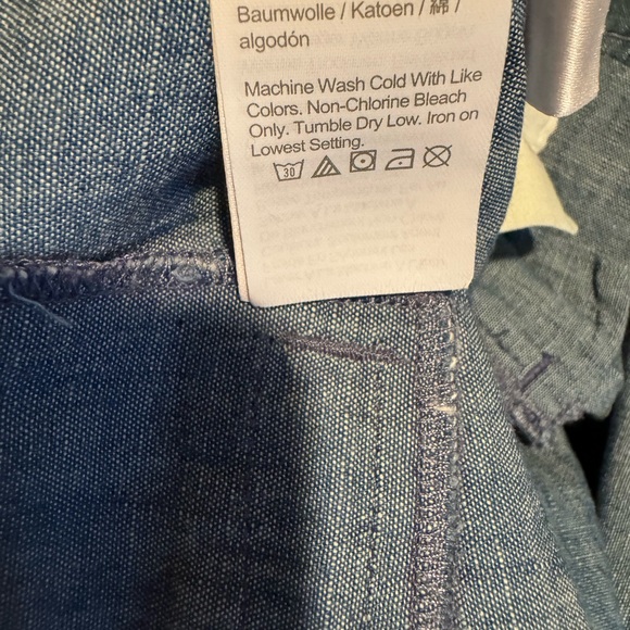 NWT J Crew chambray shorts. Size 10 - Picture 6 of 6